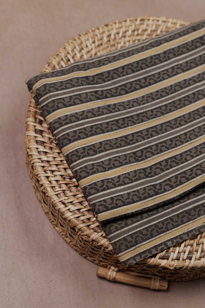 Ajrak Fabrics- Matkatus 