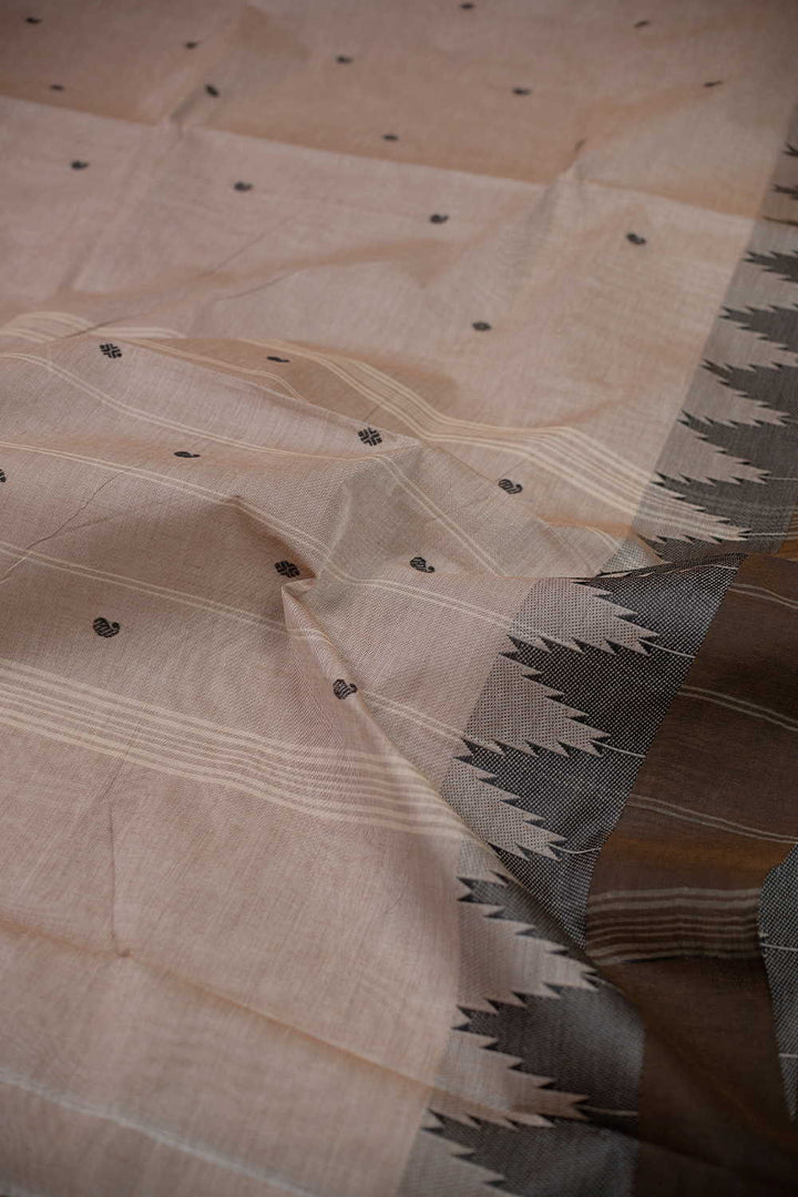 Kanchi Sarees - Matkatus 