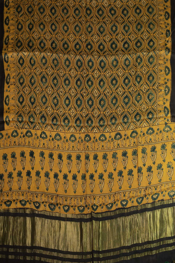 Ajrak Print Suits-Matkatus 