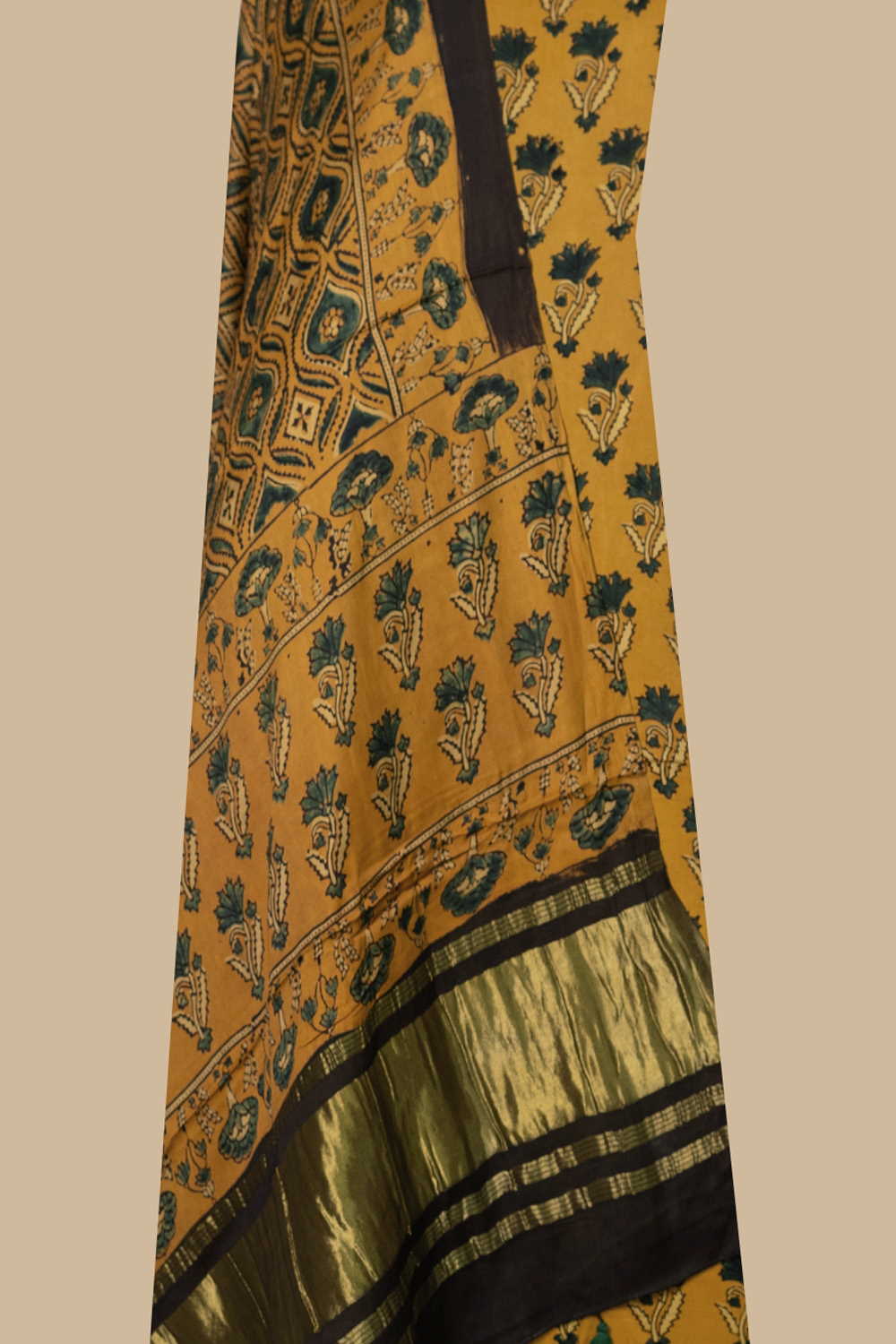 Ajrak Suits-Matkatus 
