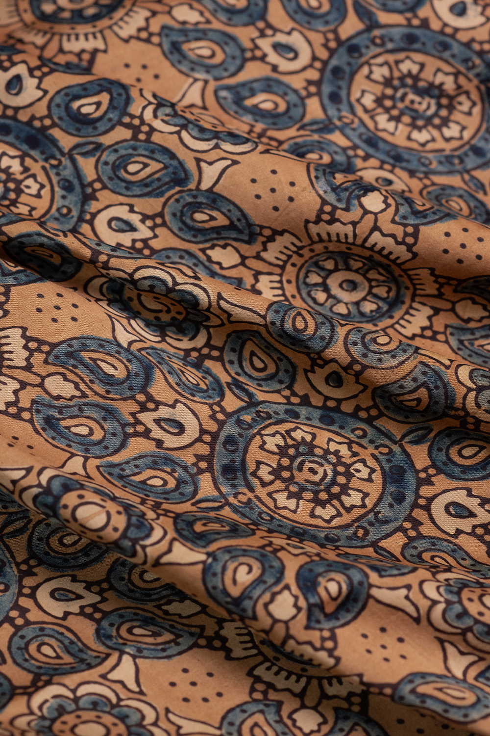 Silk Fabrics - Matkatus 