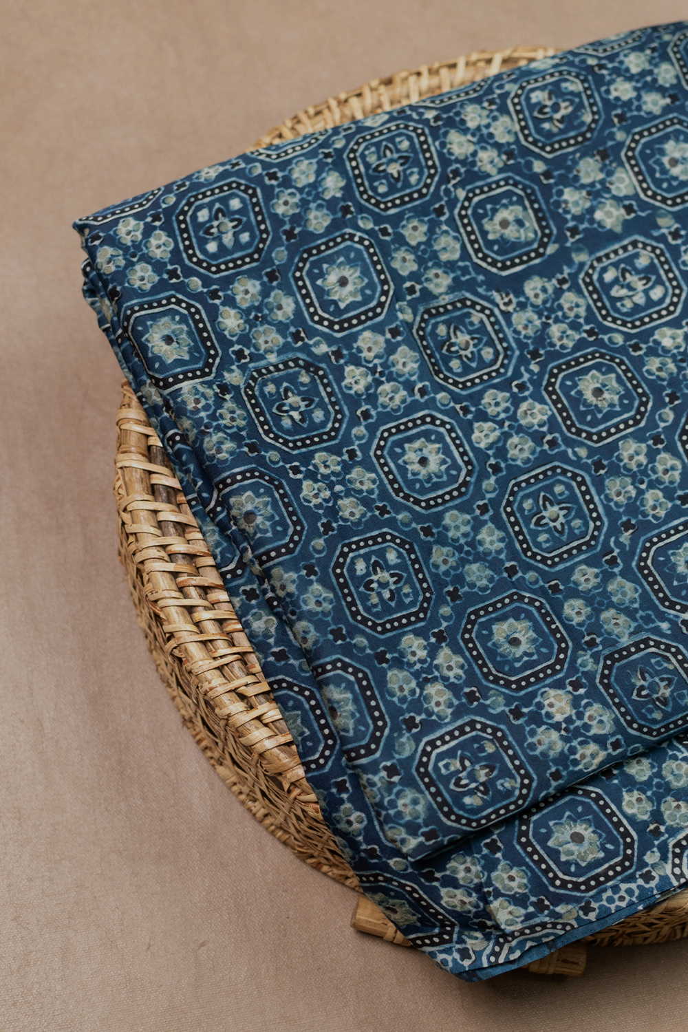 Ajrak fabrics - Matkatus