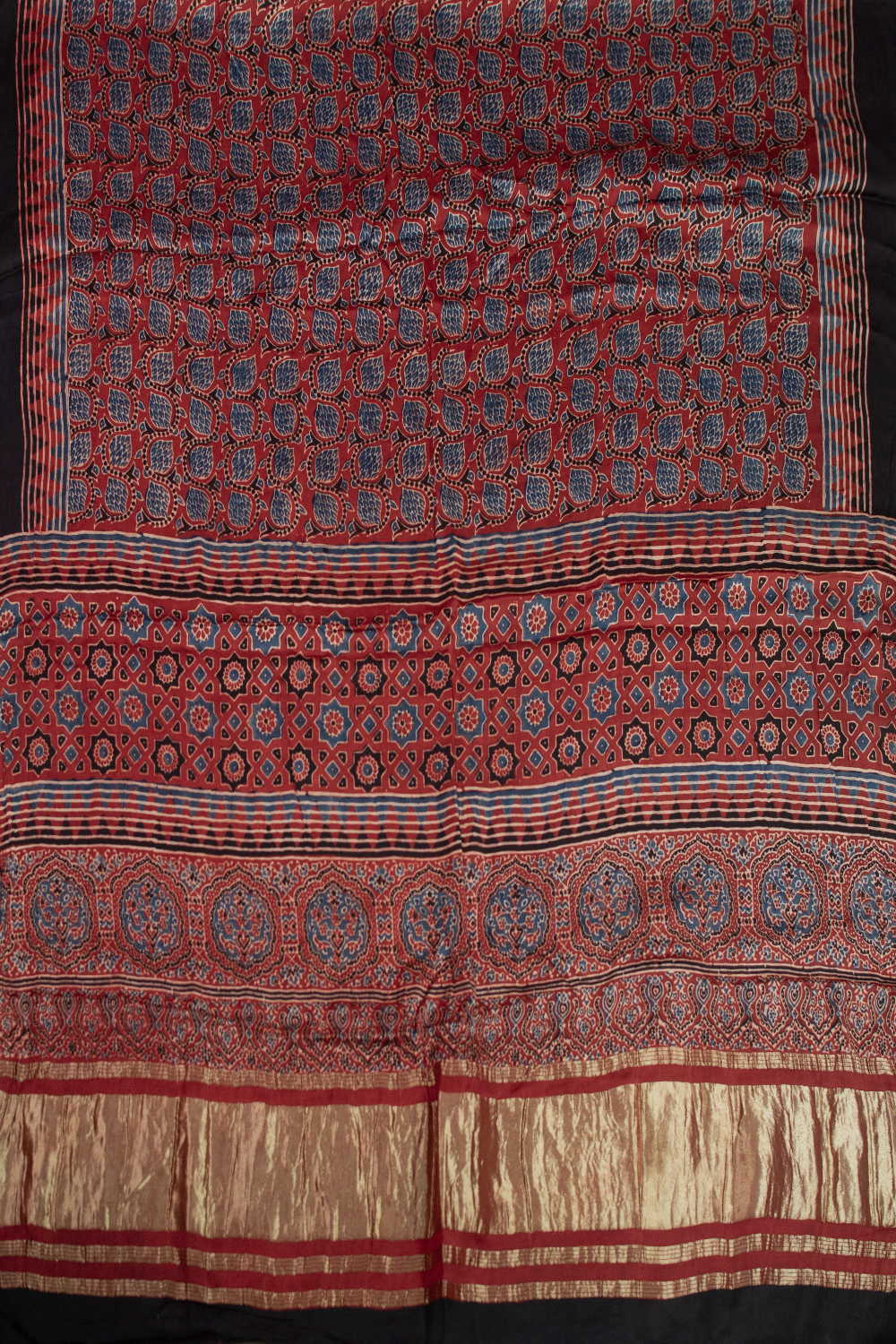 Ajrak Suits - Matkatus 