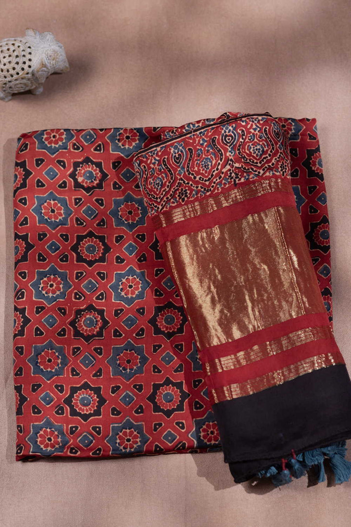 Ajrak Suits - Matkatus 