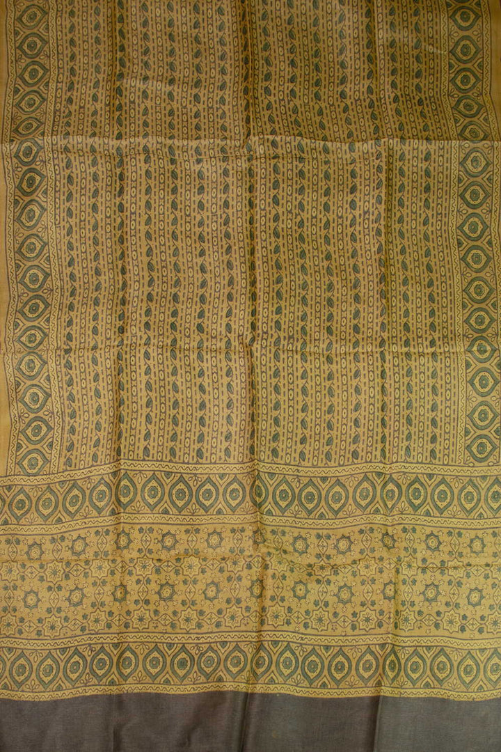 Ajrak Suits - Matkatus 