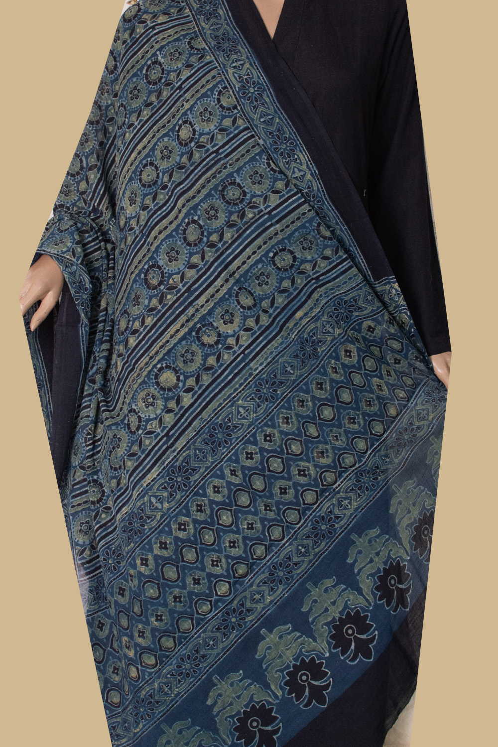 Ajrak Dupatta - Matkatus 