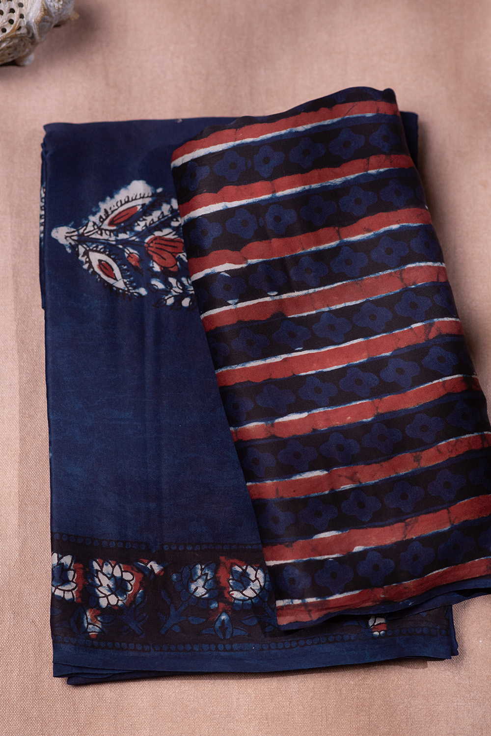 Top & Dupatta - Matkatus