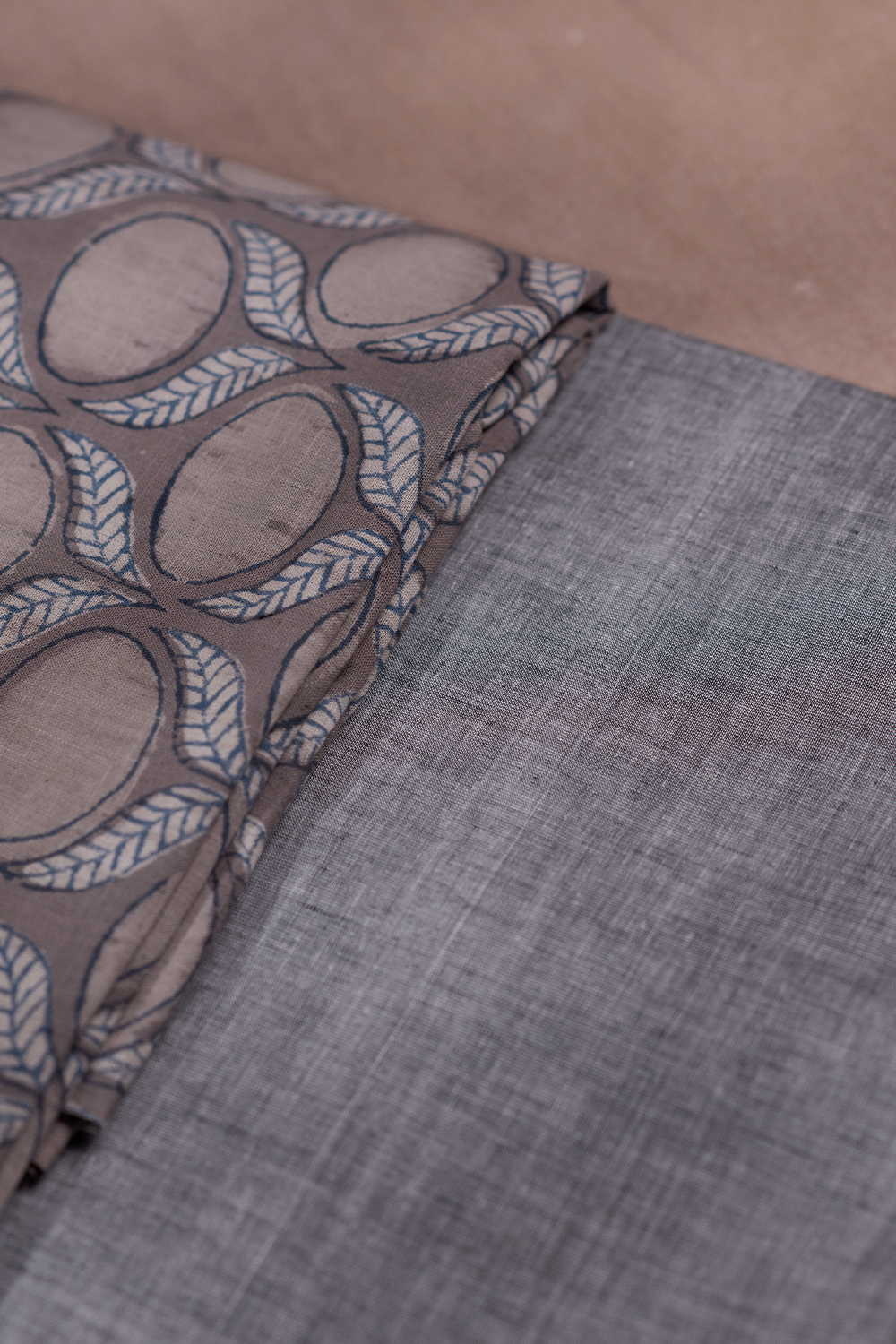 Unstitched Suits - Matkatus