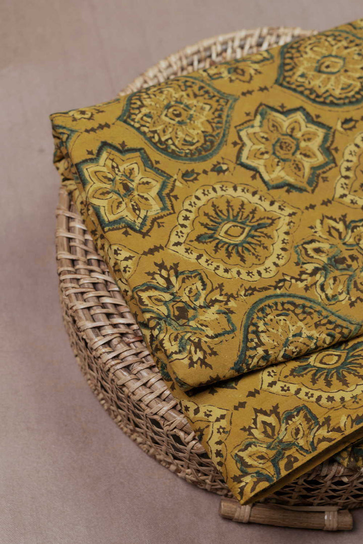 Ajrak Fabrics - Matkatus 