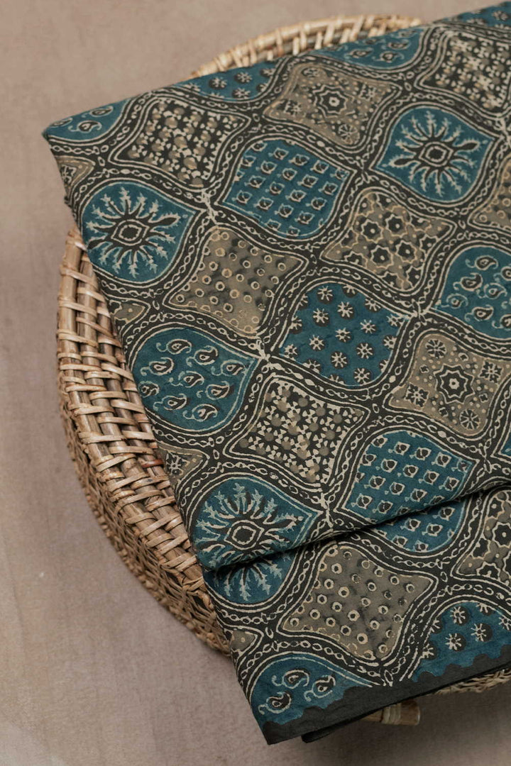 Cotton Fabric-Matkatus