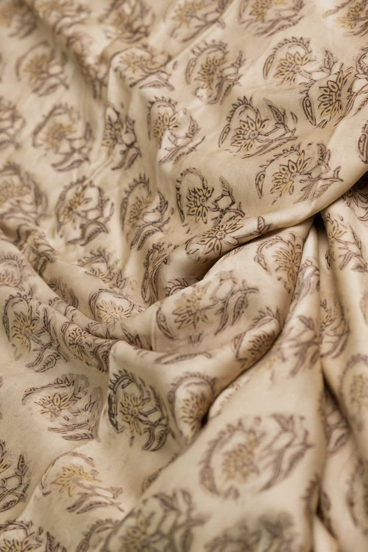 Silk Fabric - Matkatus 