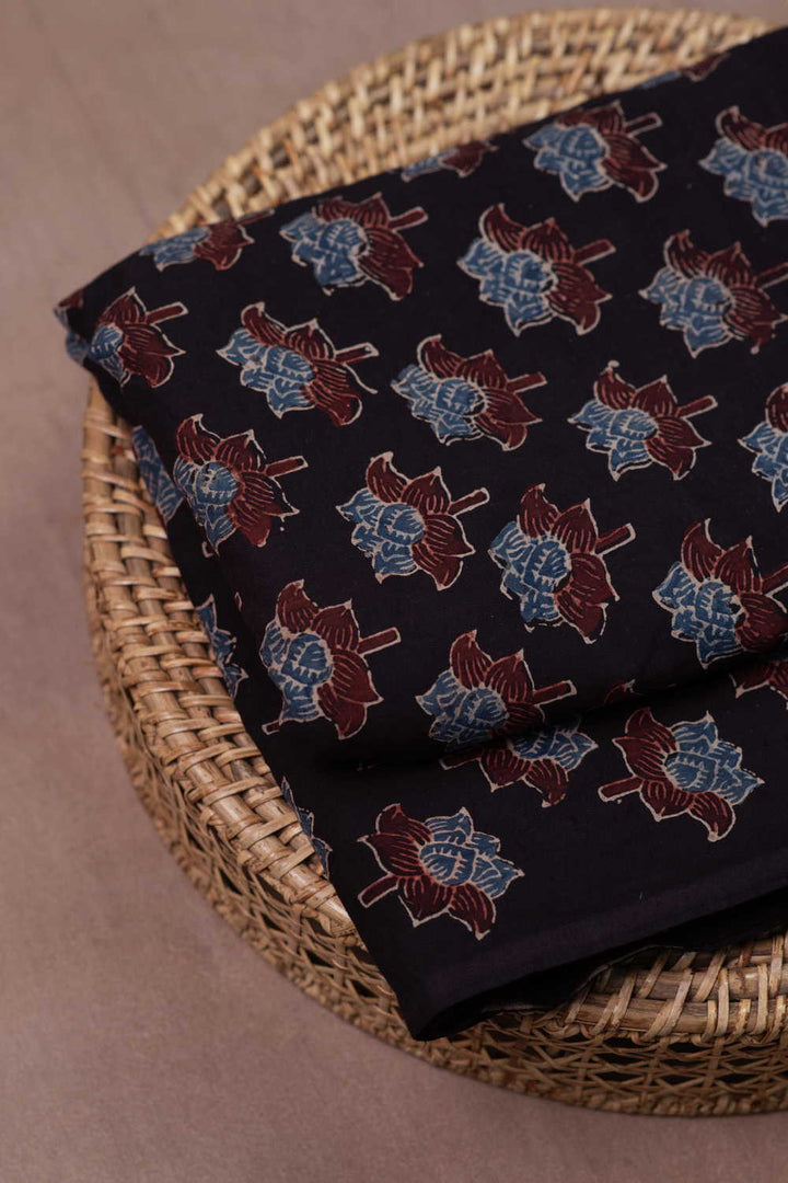 Ajrak Fabric - Matkatus 