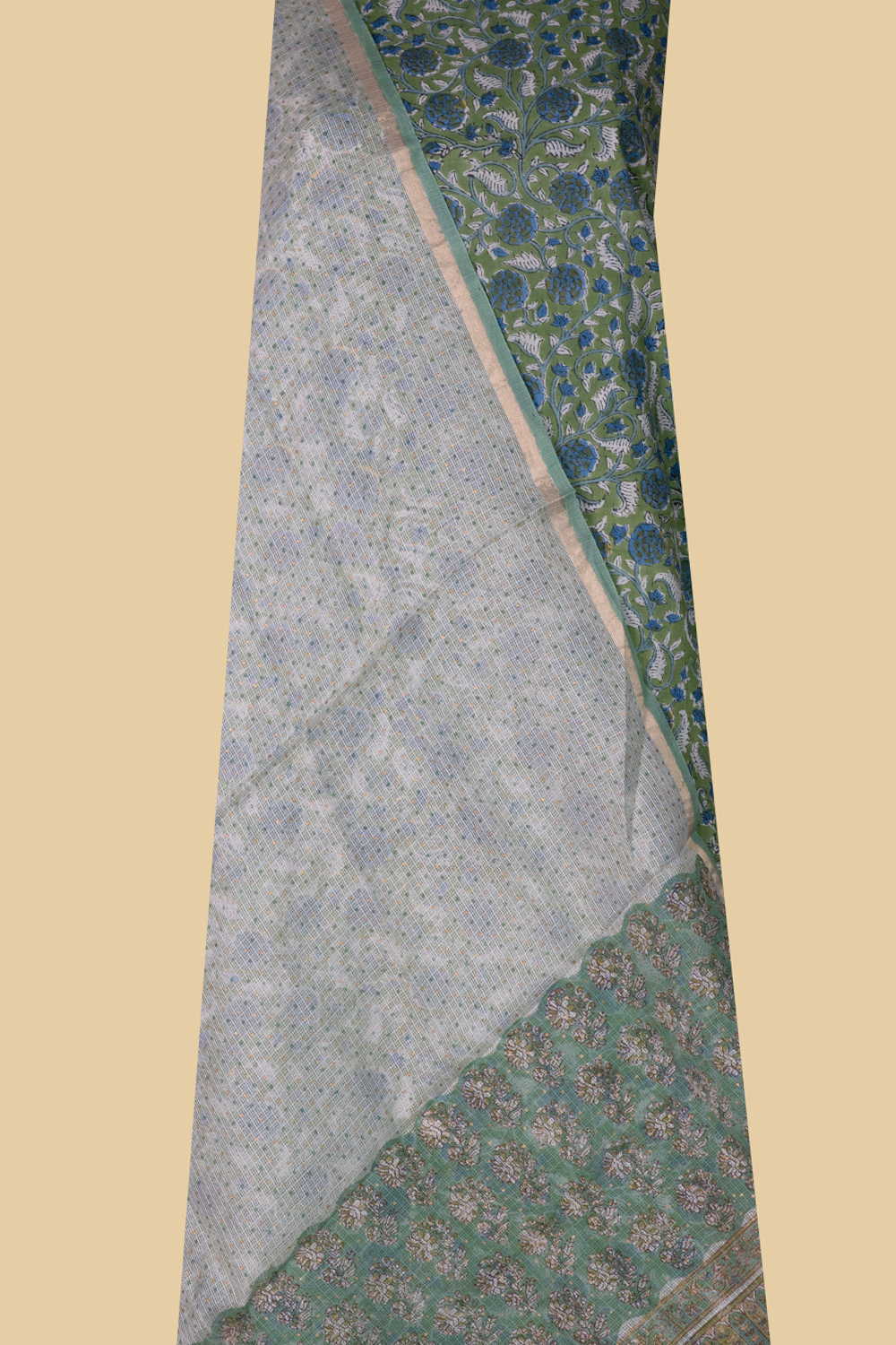 Top & Dupattas - Matkatus 