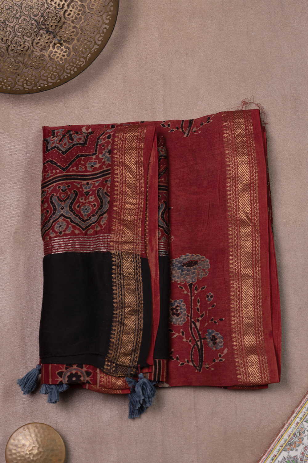 Ajrak Suits - Matkatus 