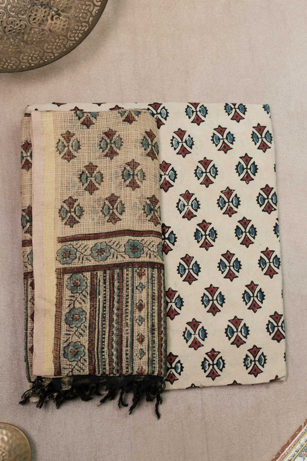 Ajrak Suits-Matkatus 