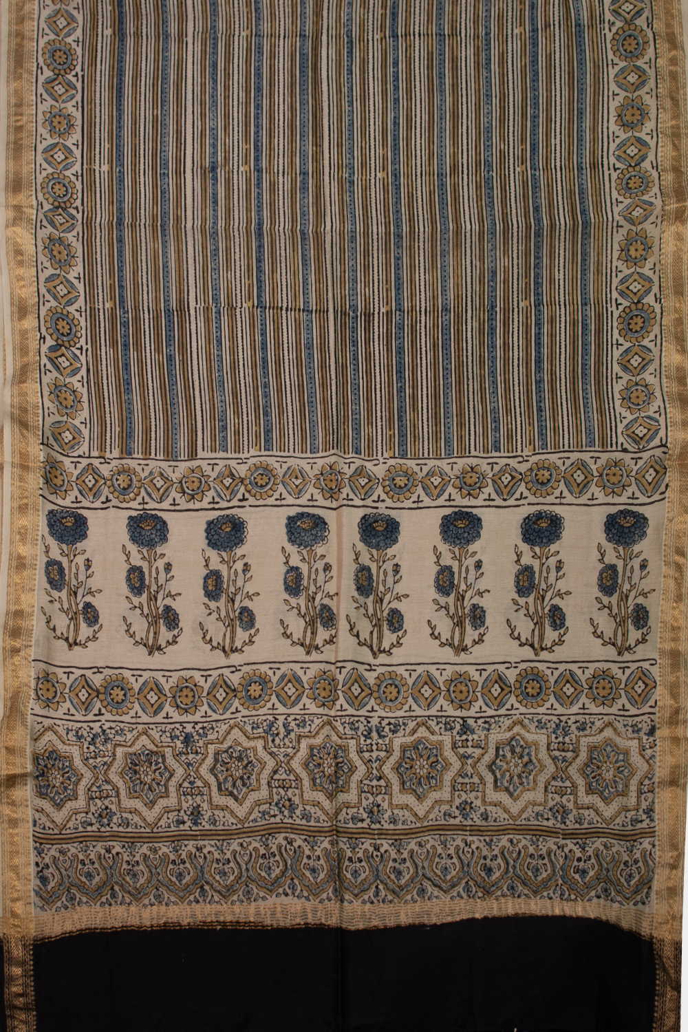 Top and Dupatta - Matkatus 