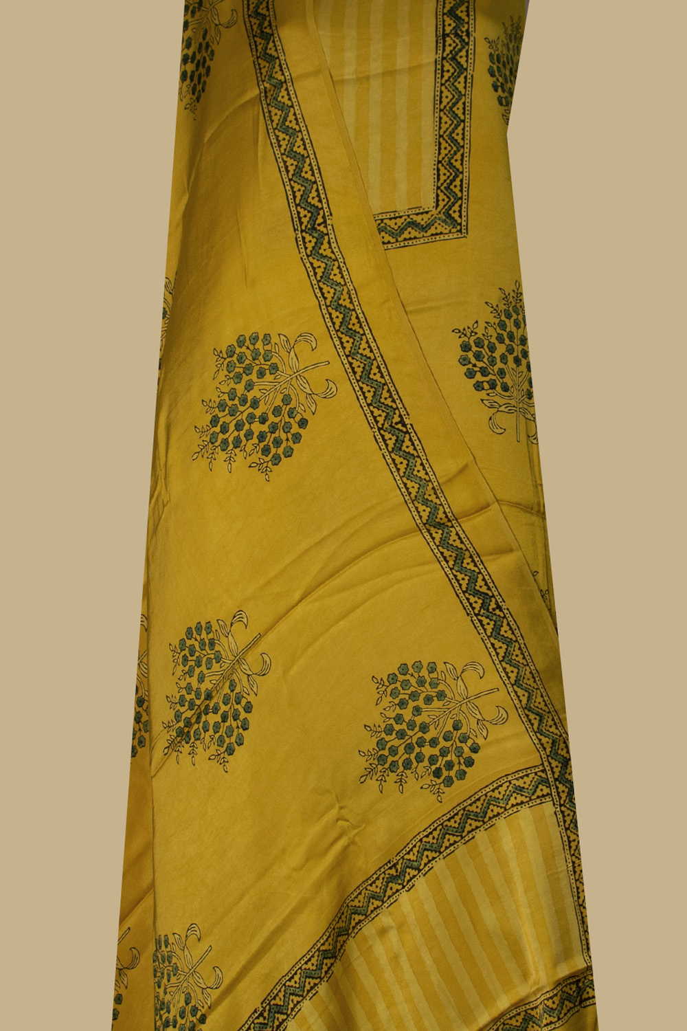 Top & Dupatta - Matkatus
