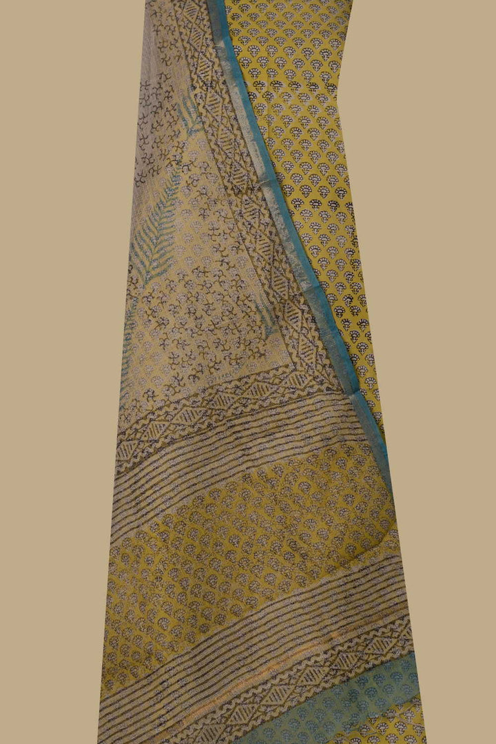 Unstitched Suits - Matkatu 