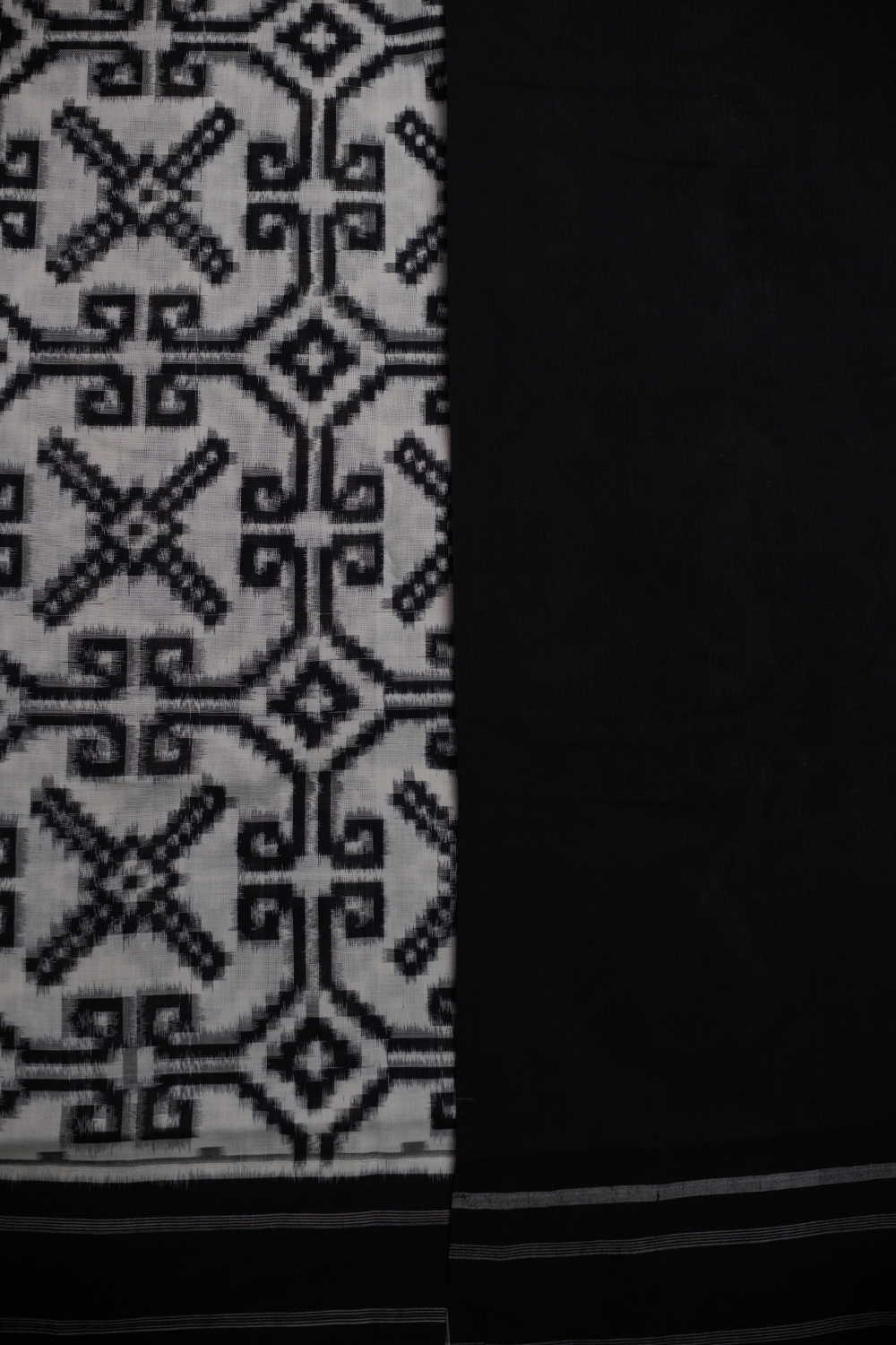 Ikat Saree - Matkatus 