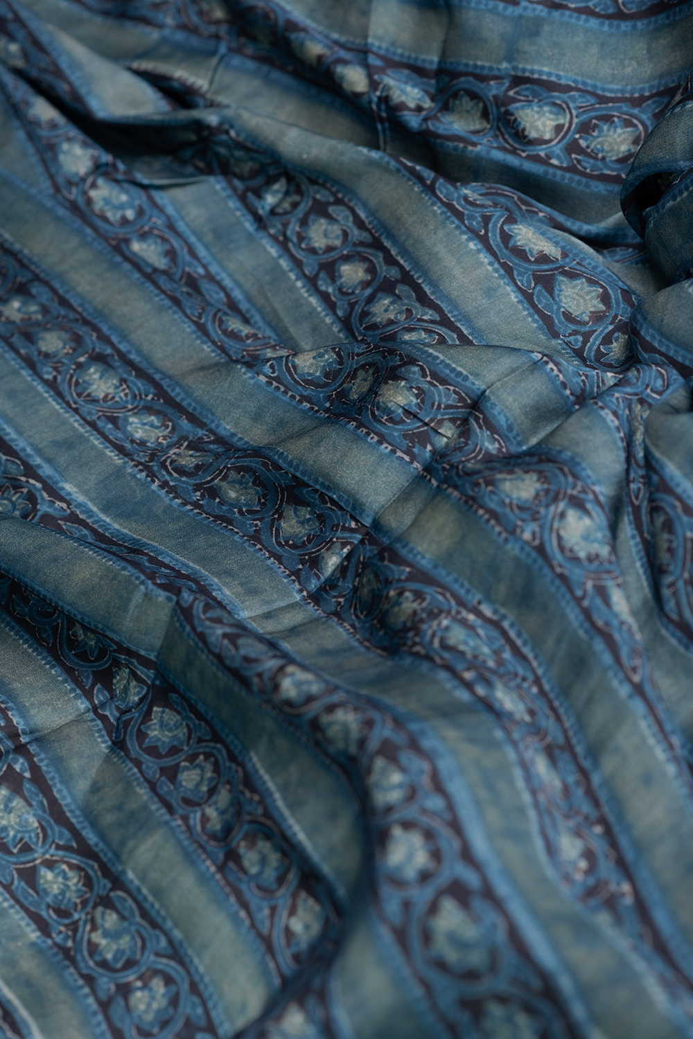 Silk Fabric - Matkatus 