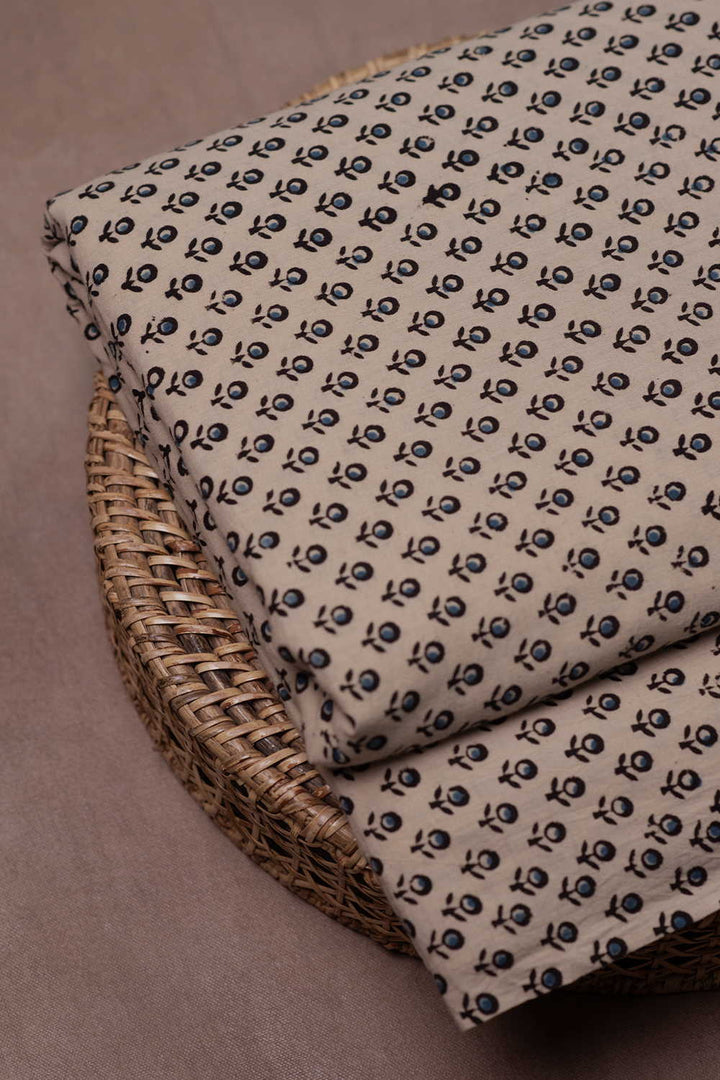 Ajrak Fabric - Matkatus