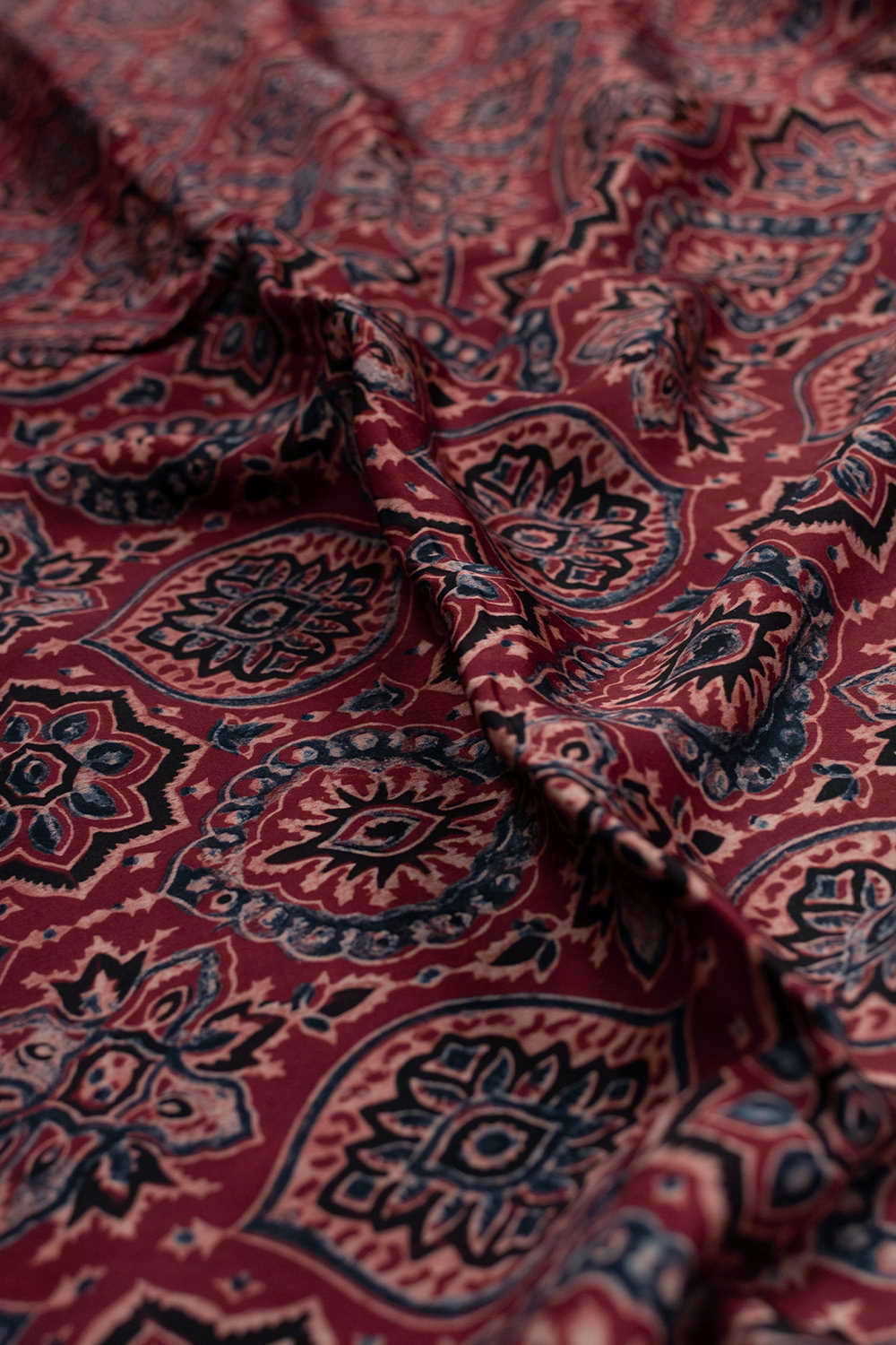 Silk Fabric - Matkatus 
