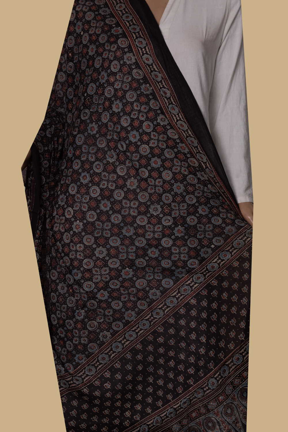 Ajrak Cotton Dupatta - Matkatus 