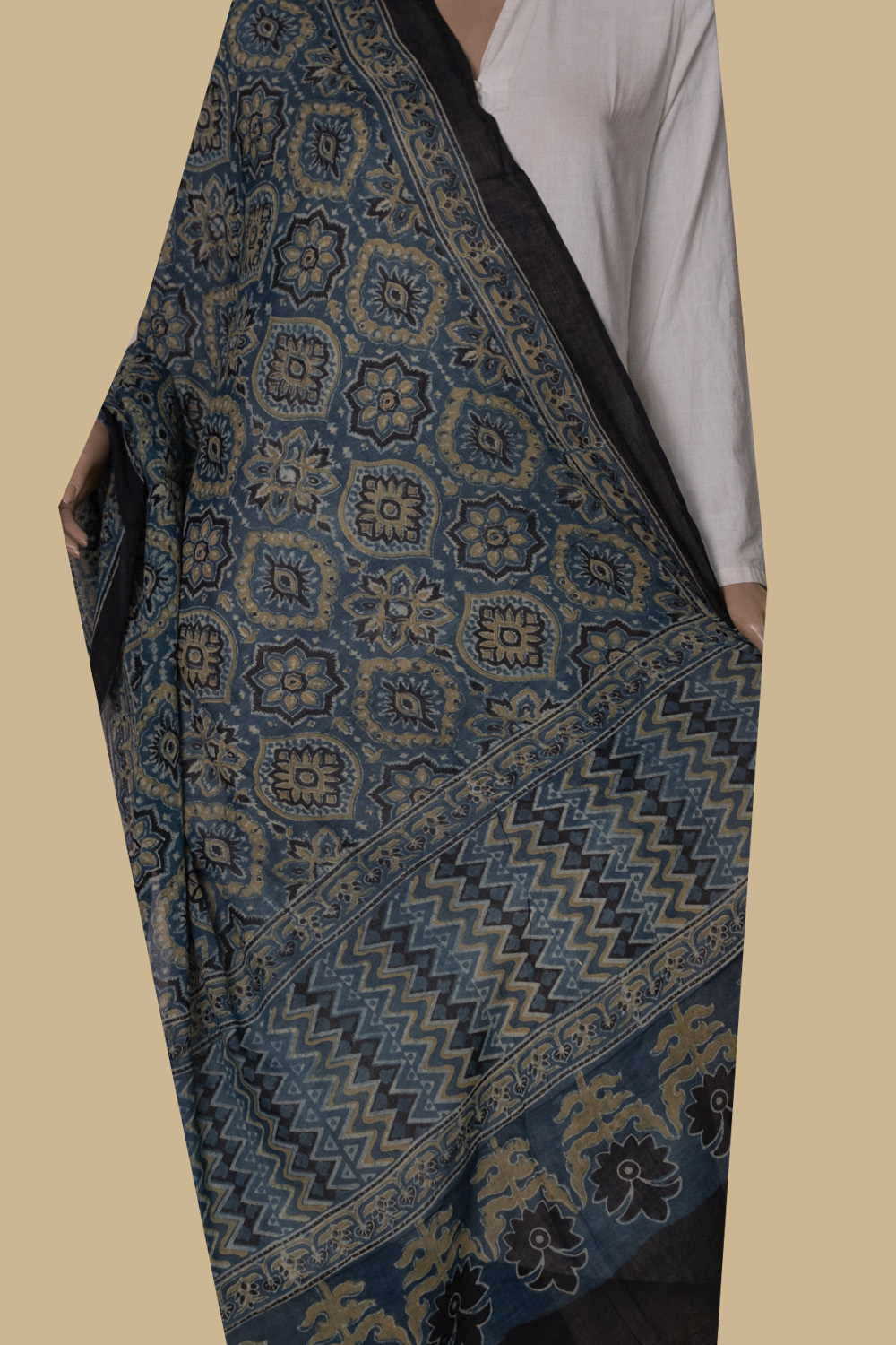 Ajrak Cotton Dupatta - Matkatus 