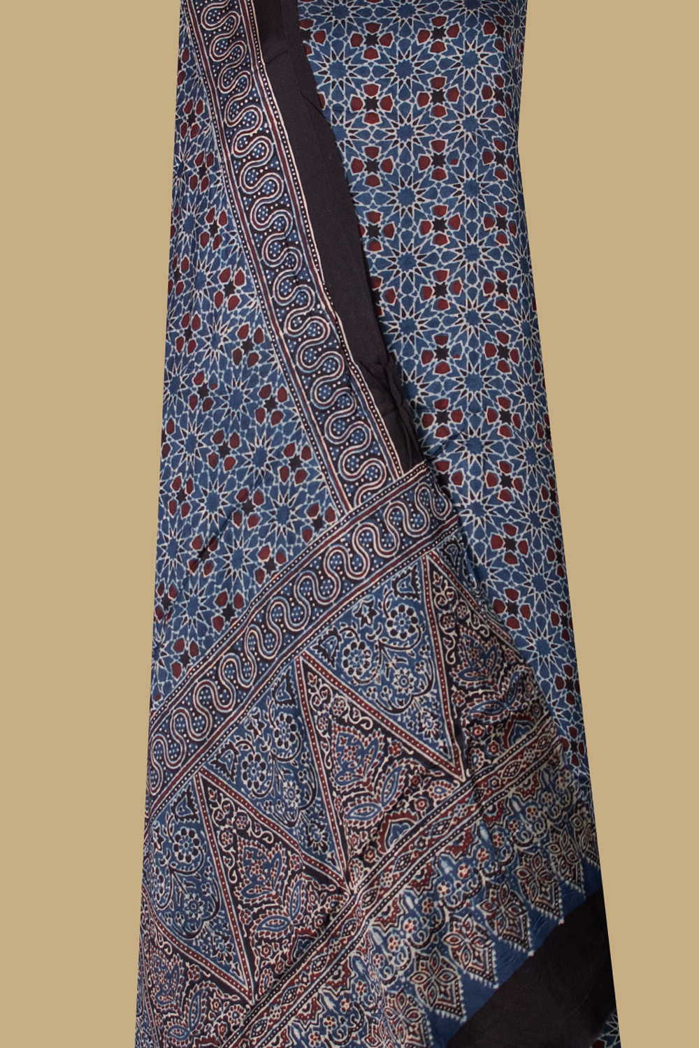 Ajrak Suits - Matkatus 