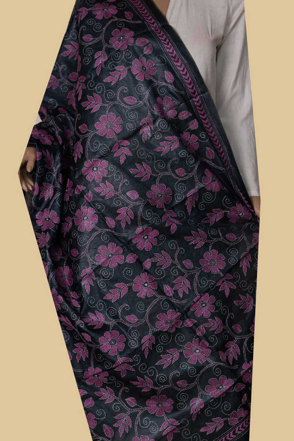Kantha Silk Dupatta - Matkatus 