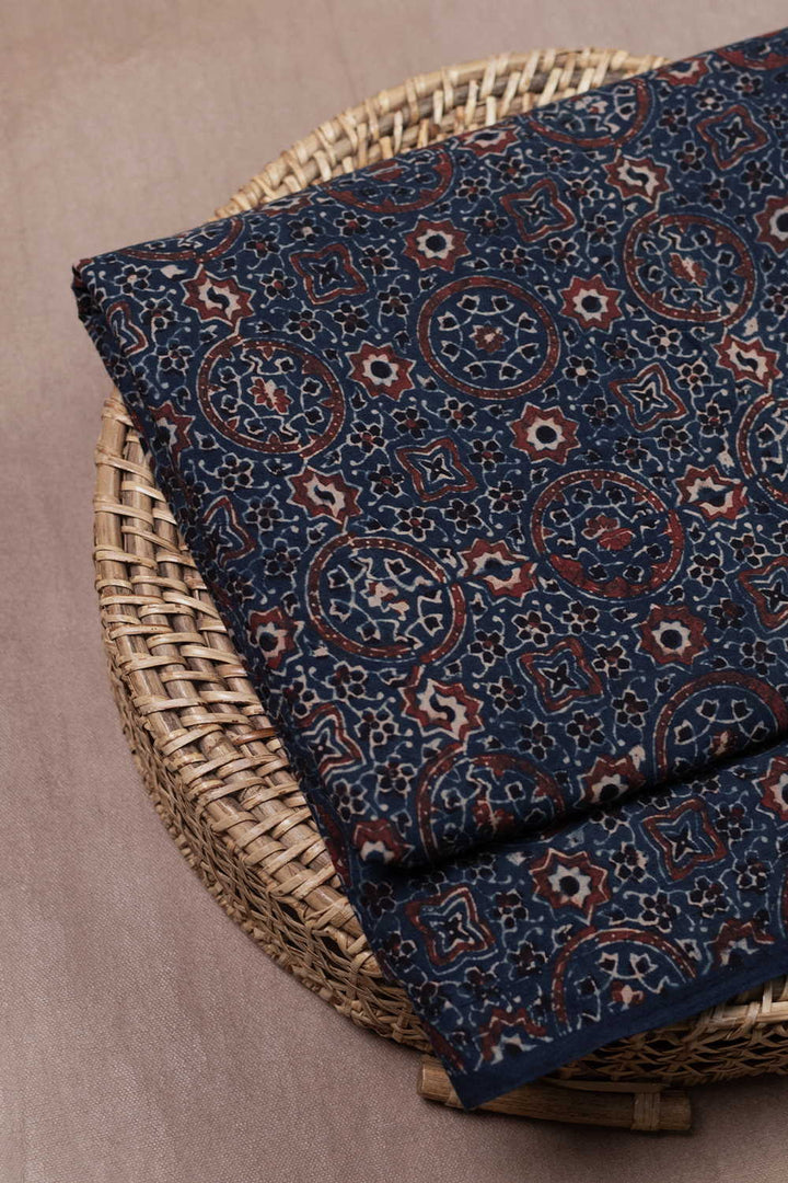 Ajrak Fabrics - Matkatus 