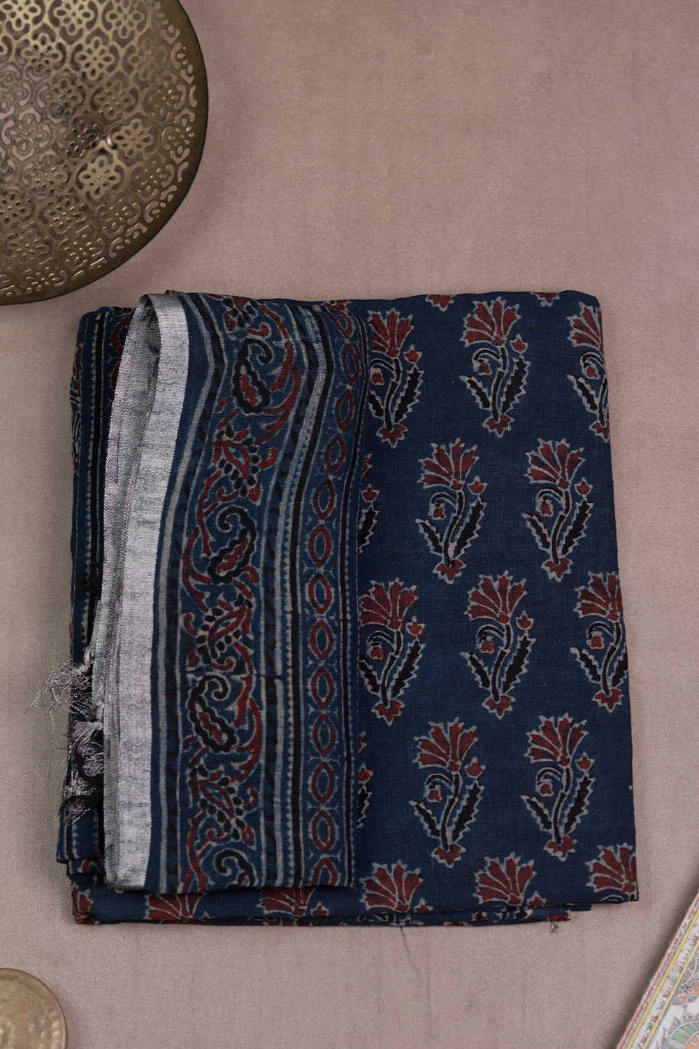 Ajrak Suits - Matkatus