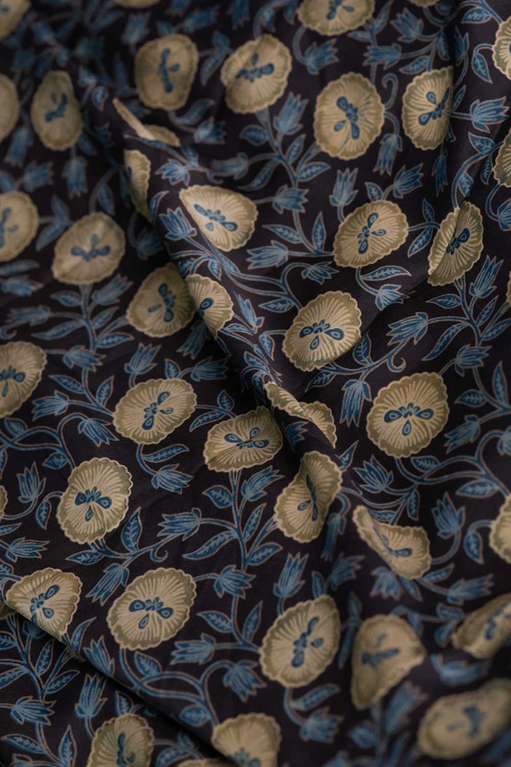 Silk Fabric - Matkatus 