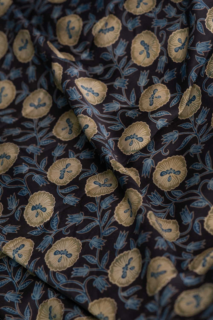 Silk Fabric - Matkatus 