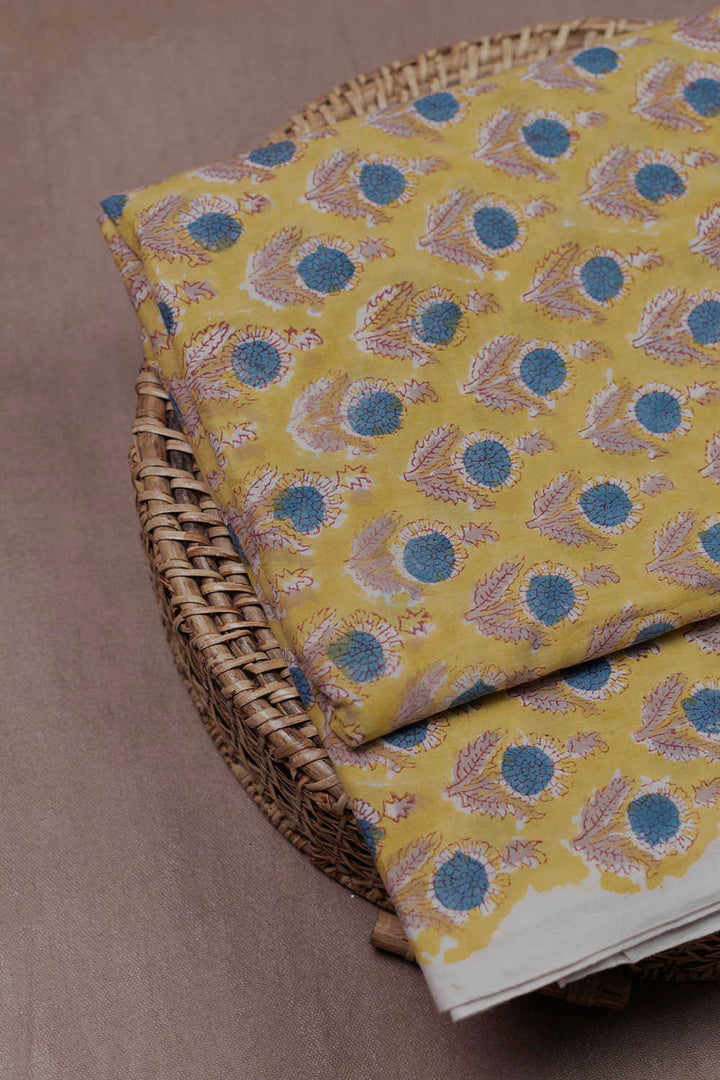 Hand block printed Sanganeri cotton fabric with floral motifs - Matkatus 