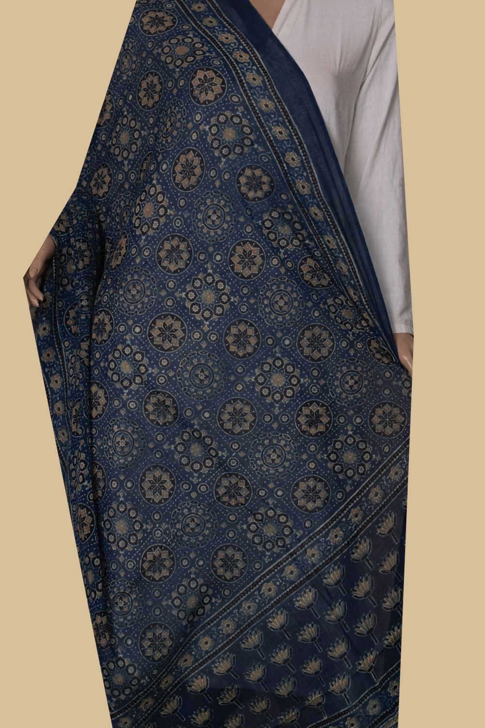 Ajrak Cotton Dupatta - Matkatus 