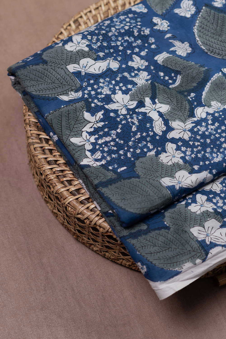 Floral Sanganeri cotton fabric - Matkatus 