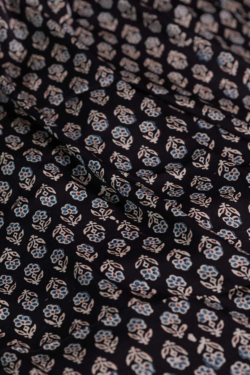 Silk Fabric - Matkatus 