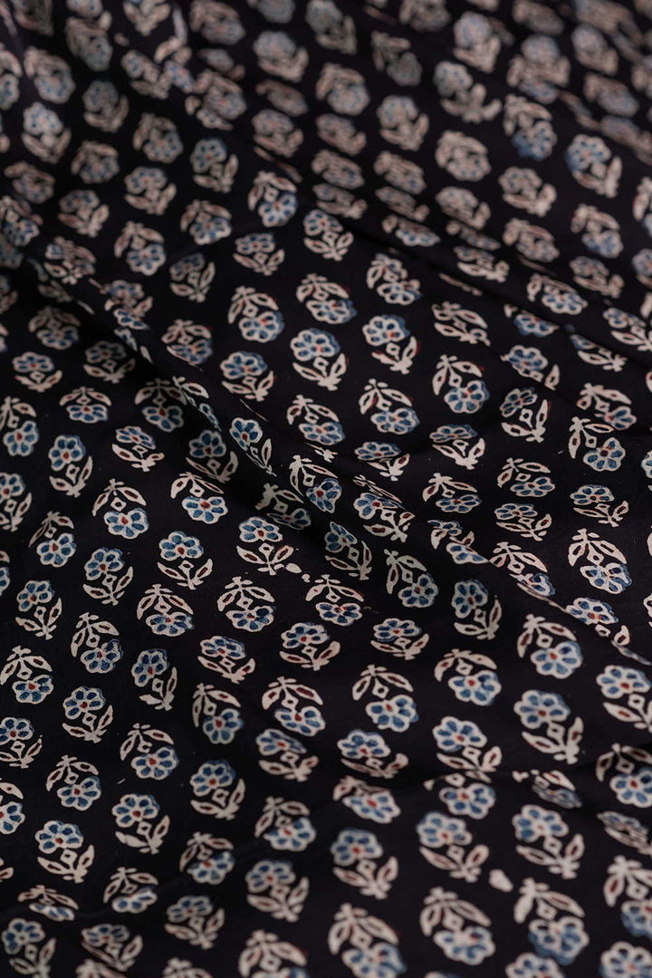 Silk Fabric - Matkatus 