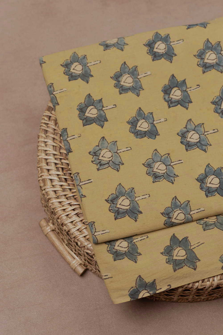 Ajrak Fabric - Matkatus 