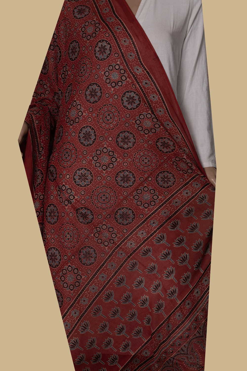 Ajrak Cotton Dupatta - Matkatus 