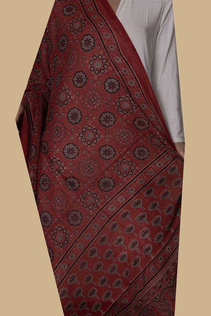 Ajrak Cotton Dupatta - Matkatus 