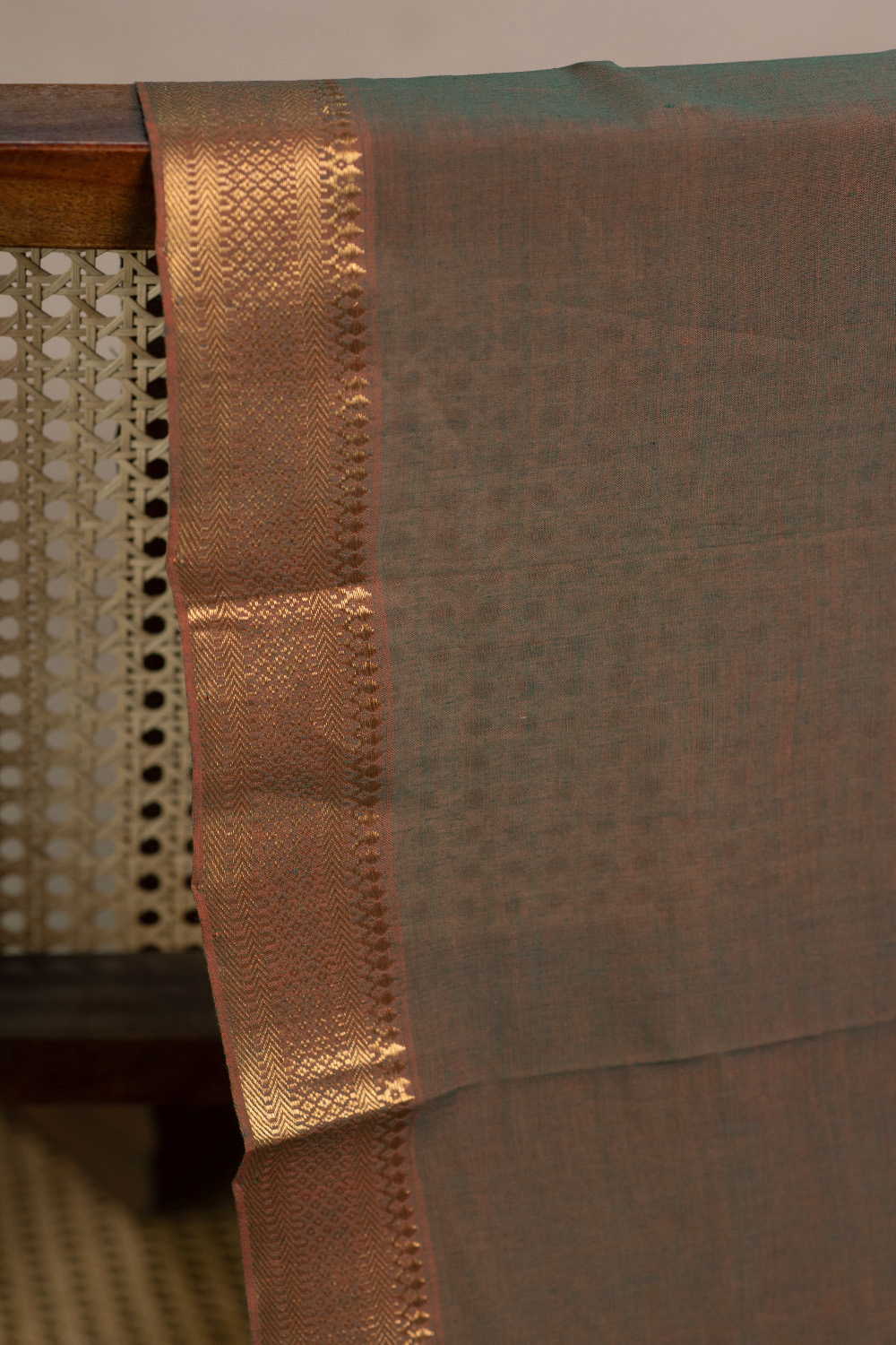 Dual Tone Green Mangalagiri Border Cotton Fabric