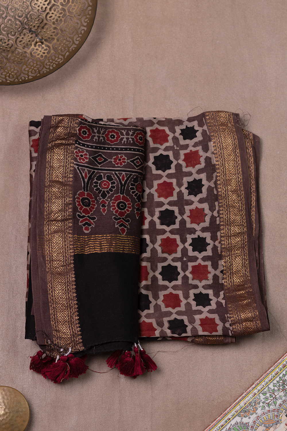 Ajrak Suits - Matkatus 