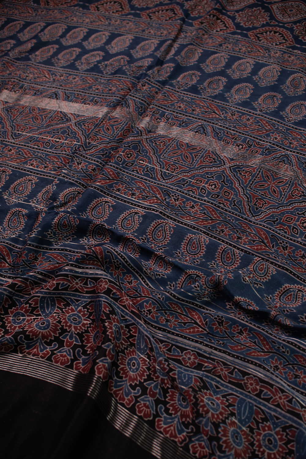 Ajrak Sarees - Matkatus