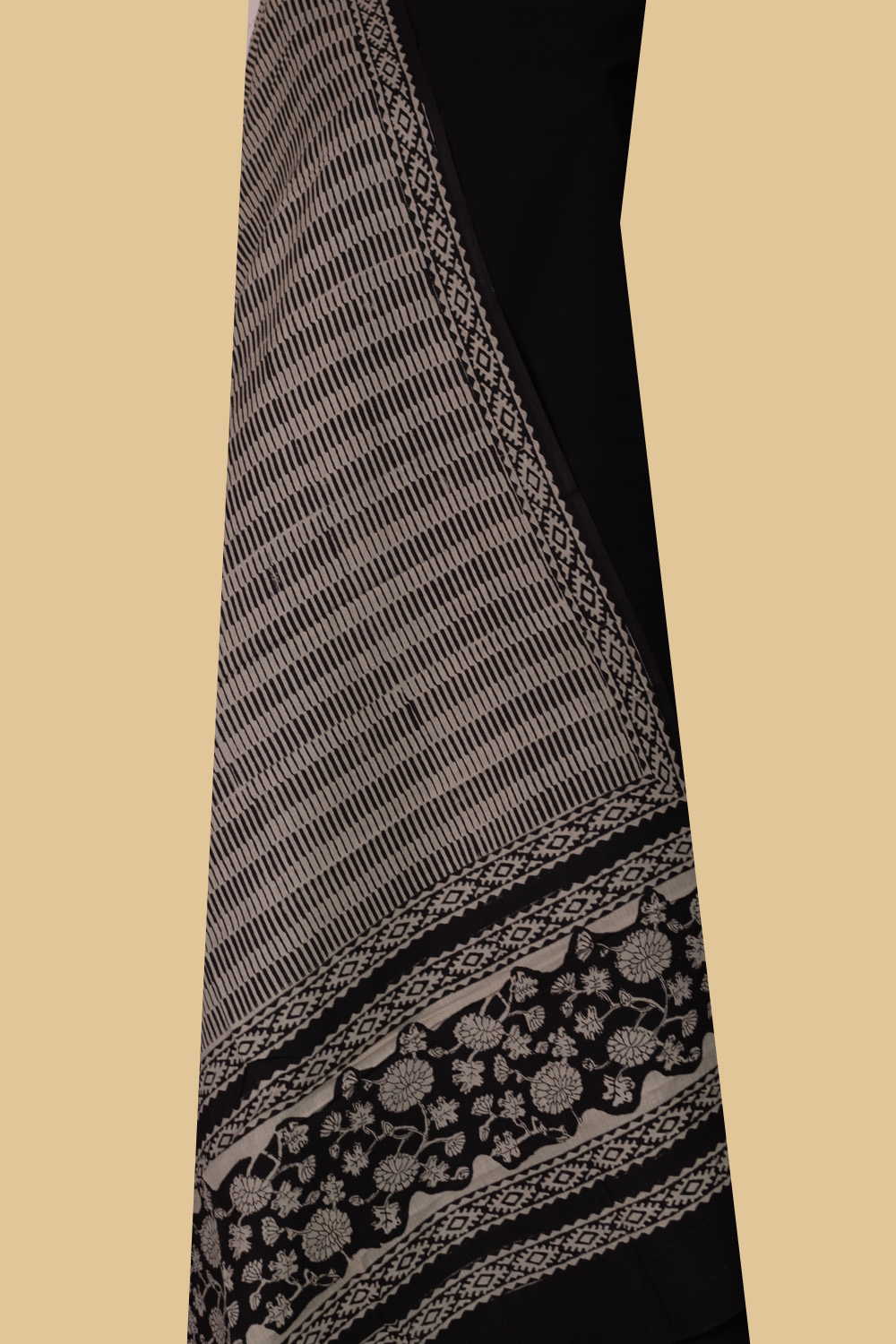 Top and Dupatta - Matkatus 