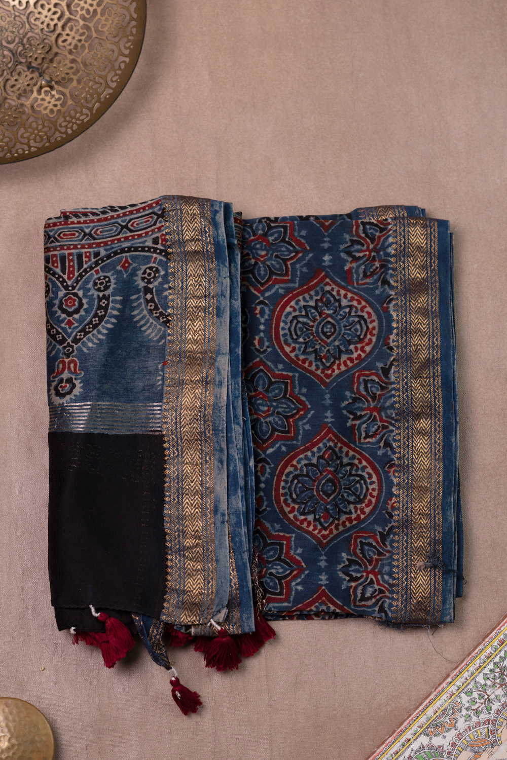 Ajrak Suits - Matkatus 