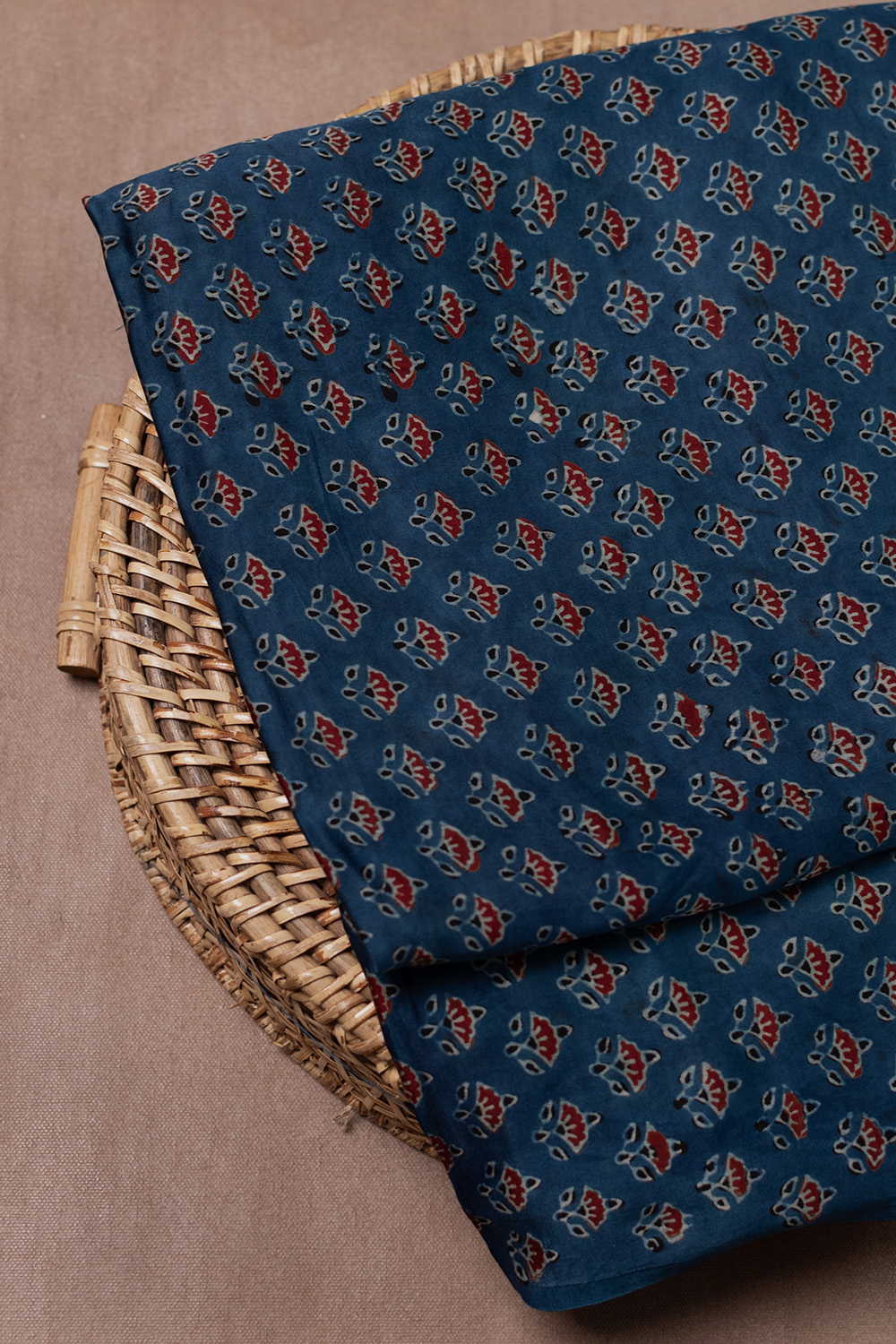Silk Fabrics - Matkatus