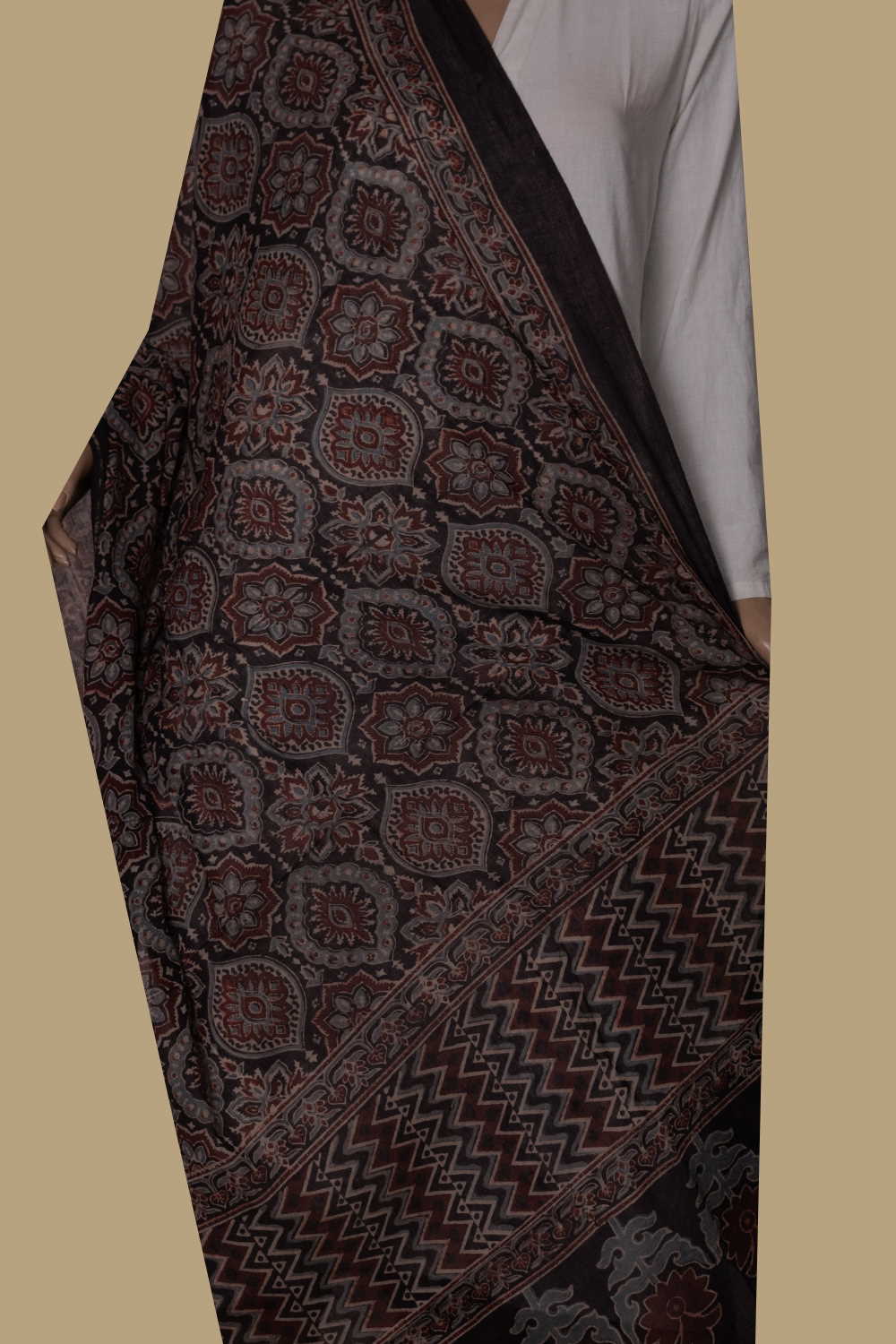 Ajrak Cotton Dupatta - Matkatus 