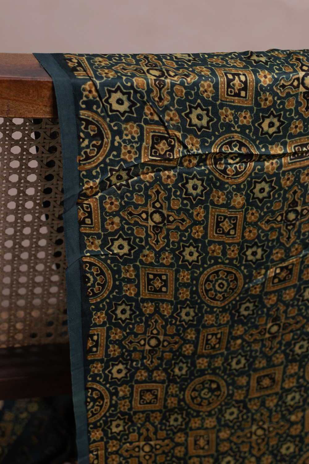 Silk Fabrics - Matkatus